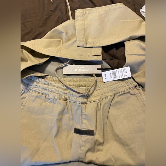 Essentials pants - Picture 2 of 4